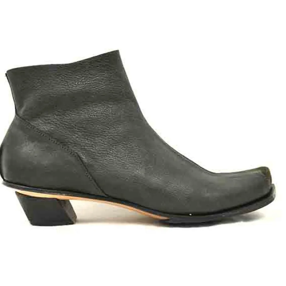 Boots*CYDWOQ Architect