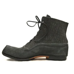 Boots*CYDWOQ Command
