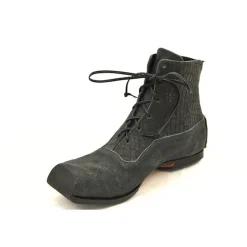 Boots*CYDWOQ Command
