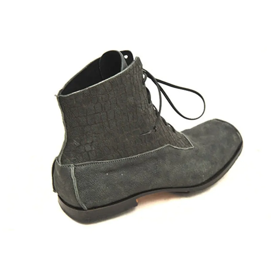 Boots*CYDWOQ Command