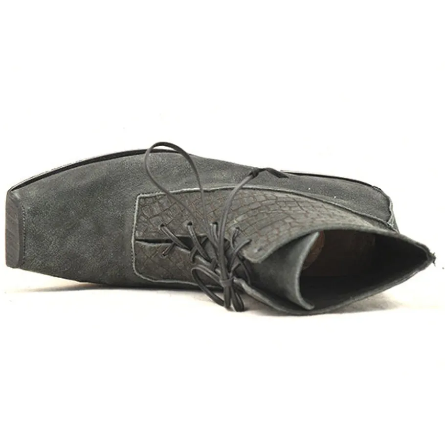 Boots*CYDWOQ Command