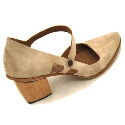 Shoes*CYDWOQ Compound