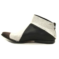 Boots*CYDWOQ Corbel