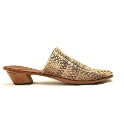 Sandals*CYDWOQ East