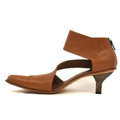 Shoes*CYDWOQ Facade
