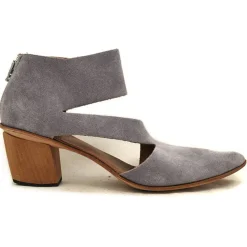 Shoes*CYDWOQ Facade