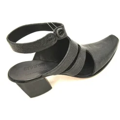 Sandals*CYDWOQ Fiction