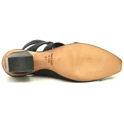 Sandals*CYDWOQ Fiction