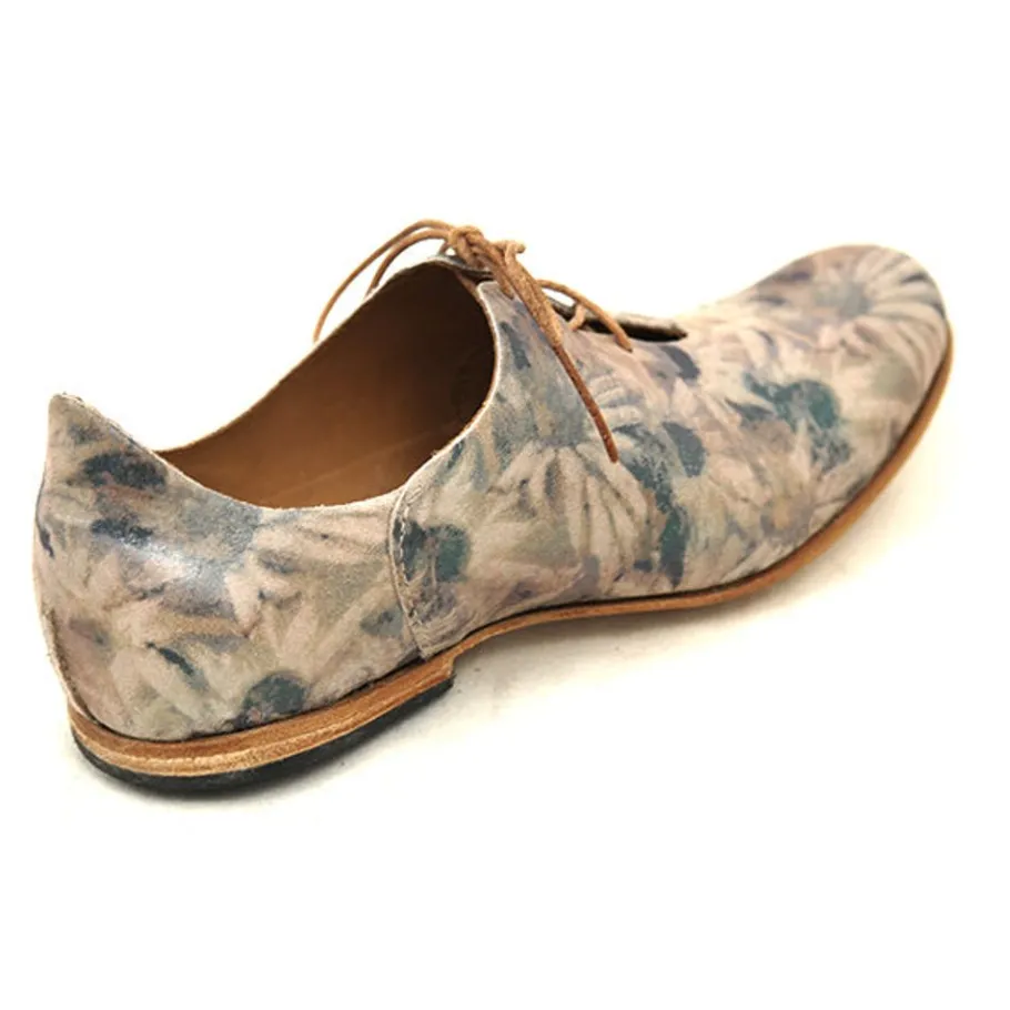 Shoes*CYDWOQ Insight
