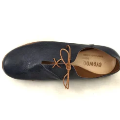 Shoes*CYDWOQ Insight