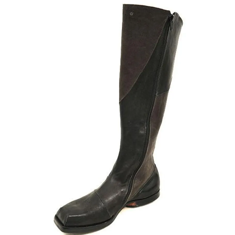 Boots*CYDWOQ Instructor