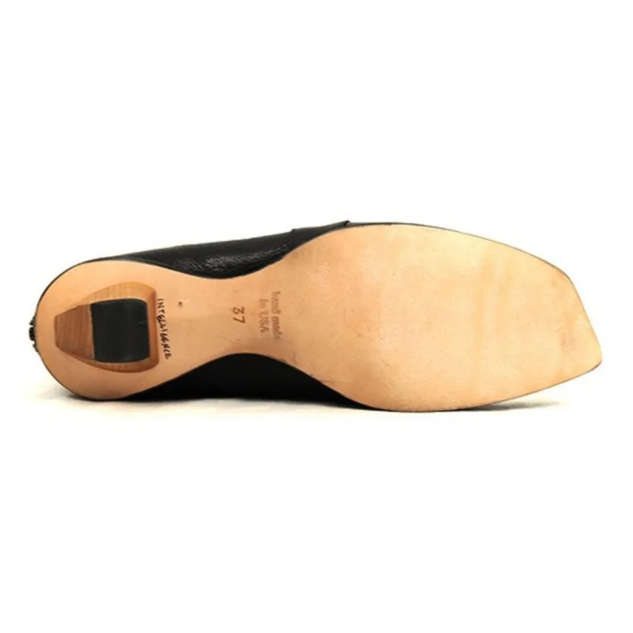 Shoes*CYDWOQ Intelligence