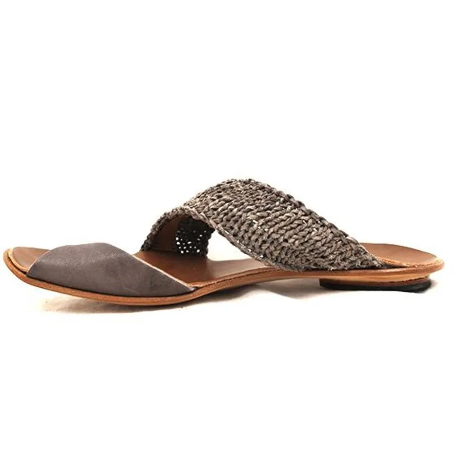 Sandals*CYDWOQ Kiosk