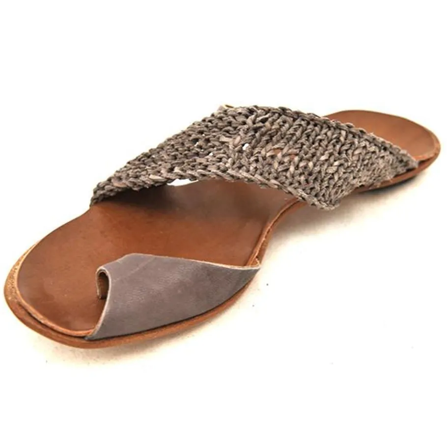 Sandals*CYDWOQ Kiosk