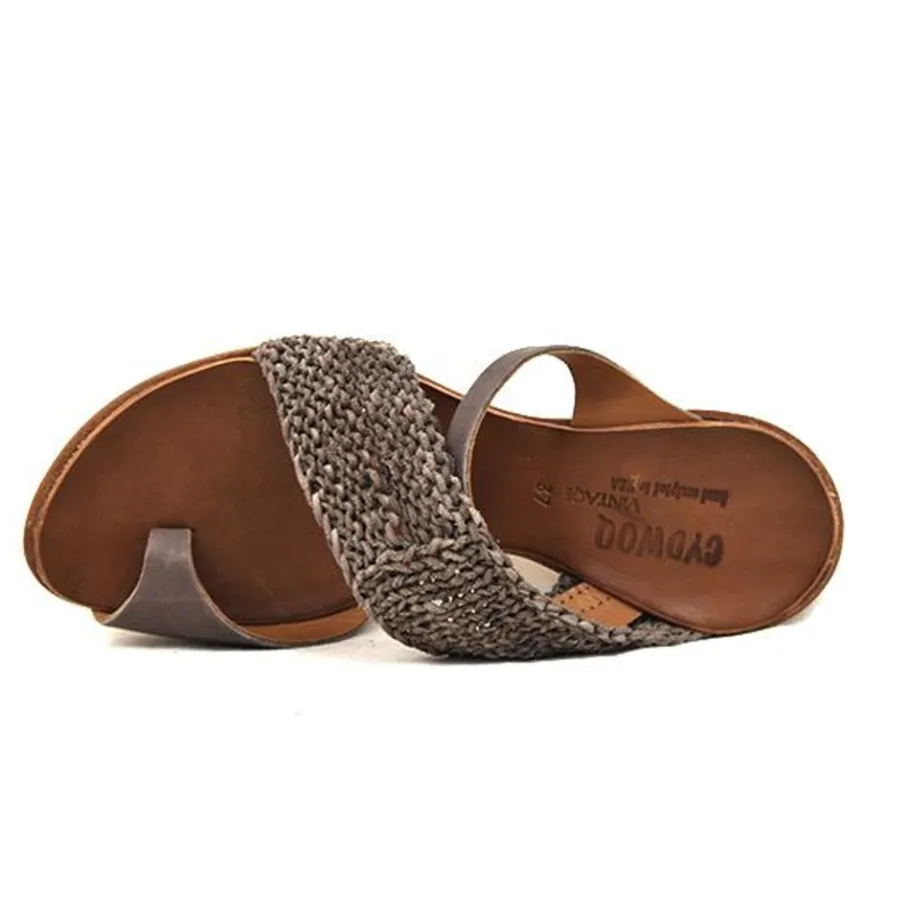 Sandals*CYDWOQ Kiosk