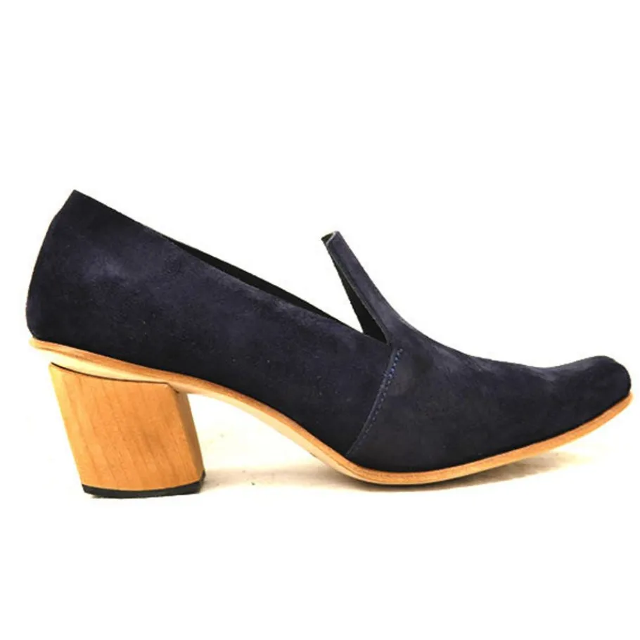 Shoes*CYDWOQ Literary