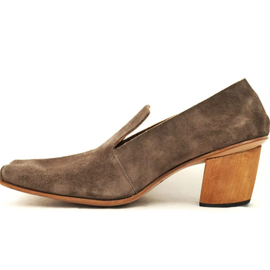 Shoes*CYDWOQ Literary