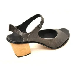 Sandals*CYDWOQ Metro