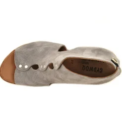 Sandals*CYDWOQ Research