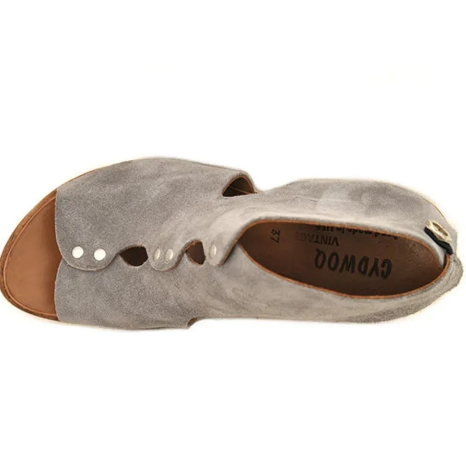 Sandals*CYDWOQ Research