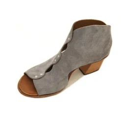 Sandals*CYDWOQ Research