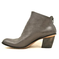 Boots*CYDWOQ Resist