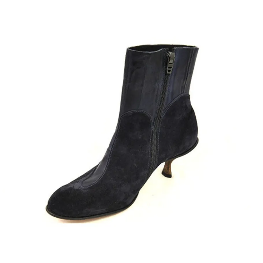 Boots*CYDWOQ Secure