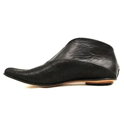 Shoes*CYDWOQ Table