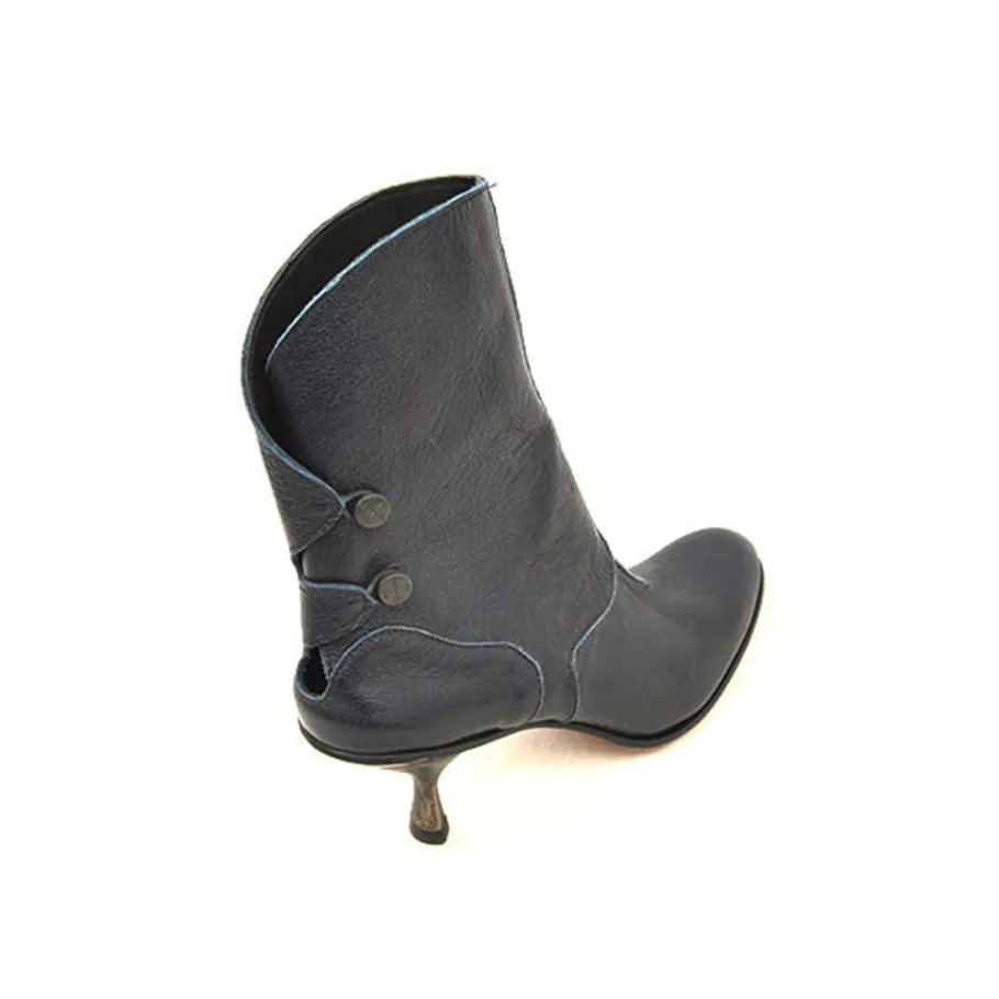Boots*CYDWOQ Tango
